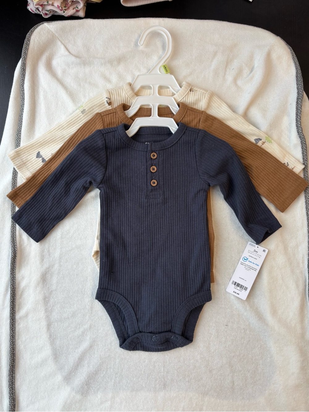 Carter’s 3pk Onesies